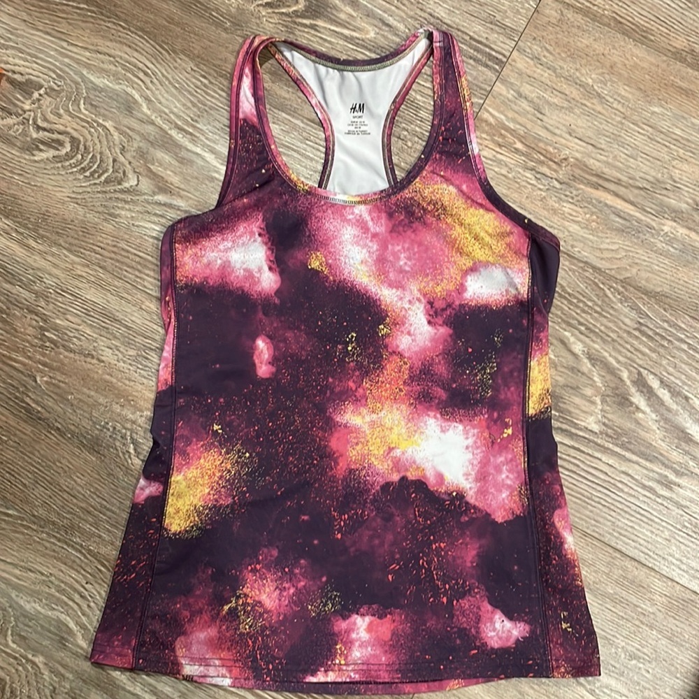 Abstract Workout Tank Top Size Medium - Picture 2 of 6